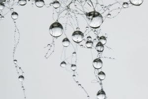 Droplets of different sizes connected to each other - a metaphor for Bayesian belief networks